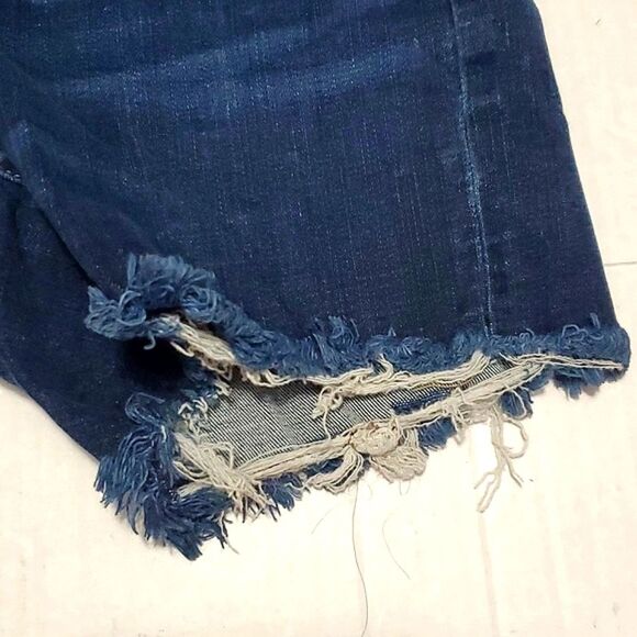 American Eagle Next Level Stretch Hi-Rise Shortie Frayed Distressed Denim Shorts - Picture 5 of 13